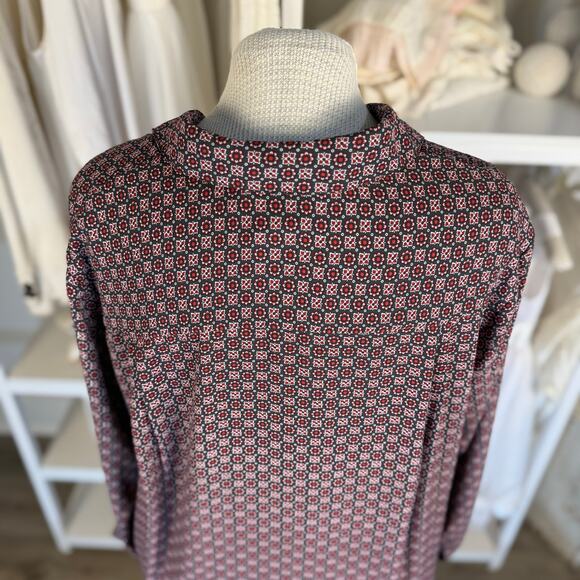 Chelsea & Theodore Women's Size 2XL Black & Red Geometric Button Up Blouse #3549 - Picture 6 of 10